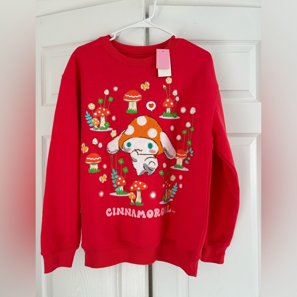 Sanrio cottage core sweatshirt   CINNAMONROLL BY SANRIO M RED